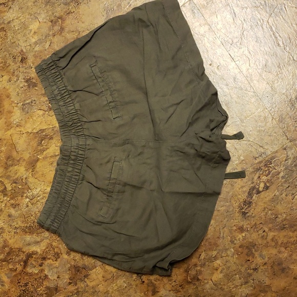 LOWEST PRICE-Shorts - Picture 2 of 2